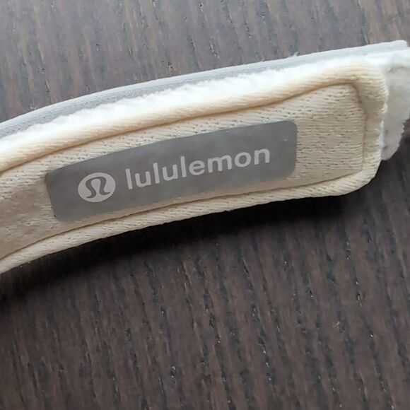 COPY - Lululemon light grey Visor. Regular band. S/m - Picture 3 of 6